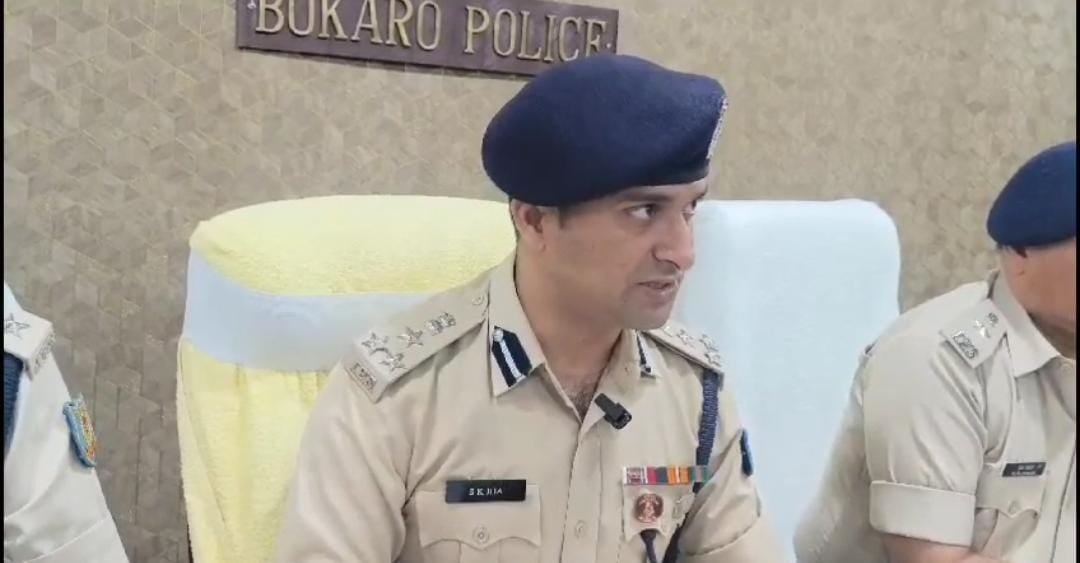 अपराध : बोकारो पुलिस ने किया फायरिंग और रंगदारी मामले का खुलासा, मामले में प्रिंस खान का खास गुर्गा गिरफ्तार