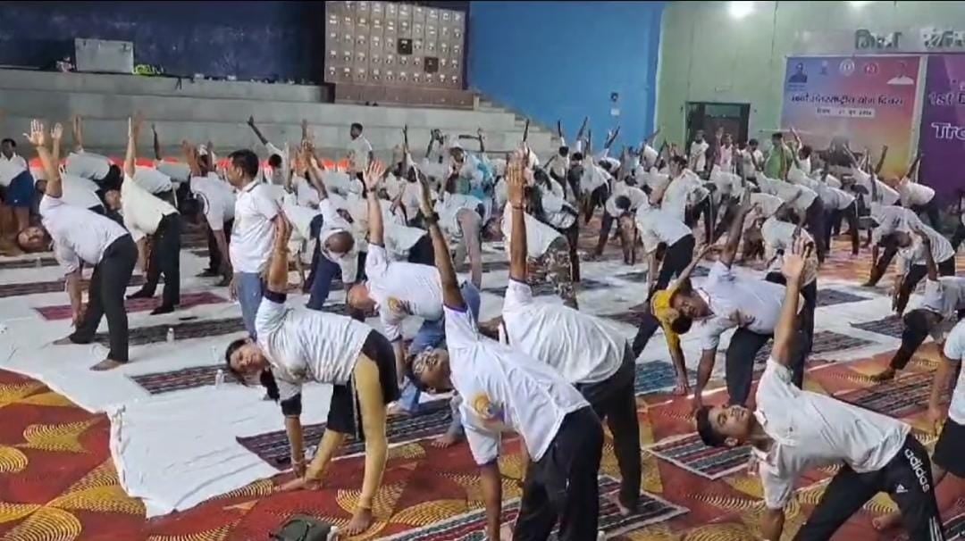 10वां अंतर्राष्ट्रीय योग दिवस आज : एक स्वर में देवघर वासियों ने 'योग भगाए रोग' का नारा किया बुलंद
