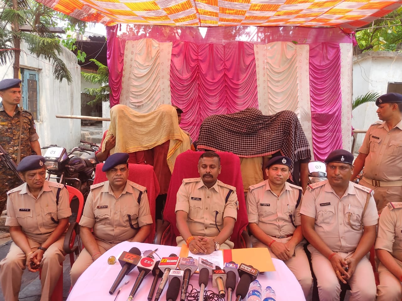 पढ़िए -इंटरस्टेट बाइक लिफ्टर गैंग को धनबाद पुलिस ने कैसे किया काबू में