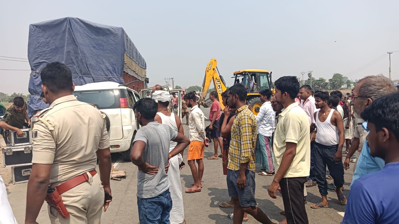 Breaking News: बिहटा के नौबतपुर सरमेरा पथ पर भीषण सड़क हादसा! खड़े ट्रक में कार ने मारी टक्कर, दो की मौके पर मौत