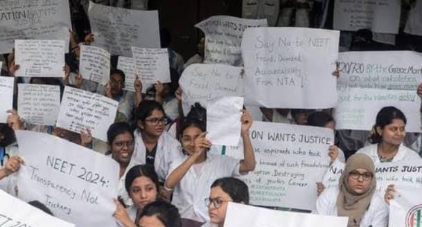 NEET Paper Leak: देवघर पुलिस के सहयोग से बिहार पुलिस को मिली बड़ी कामयाबी, मामले में 6 को गिरफ्तार कर ले गई बिहार