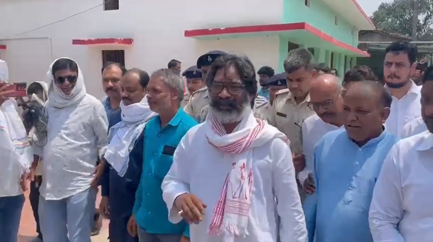 पूर्व सीएम की बेल के लिए झारखंड हाईकोर्ट ने रखी यह शर्त, इन शर्तों को मानने के बाद ही जेल से बाहर आएंगे हेमंत सोरेन