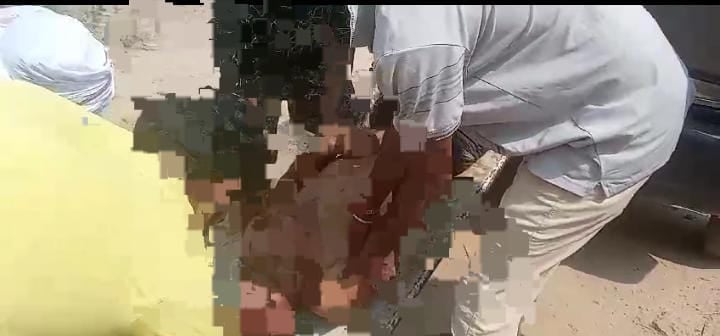 बक्सर:खंडहर नुमा मकान से लापता युवक का शव मिलने से मची सनसनी, परिजनों ने हत्या की जताई आशंका