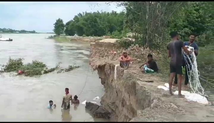 मानसून के आते ही आखें दिखाने लगी कोशी और गंगा नदी! पूर्णिया, कटिहार और पश्चिमी चंपारण में बाढ़ का खतरा