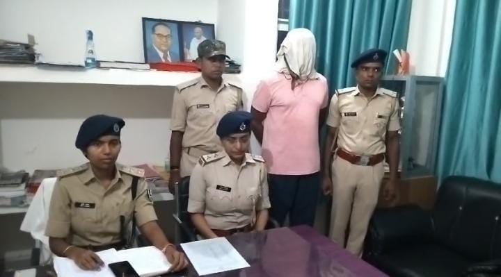Bihar News:बीएसएफ का फर्जी असिस्टेंट कमांडेंट गिरफ्तार,लड़कियों को शादी का झांसा देकर करता था यौन शोषण