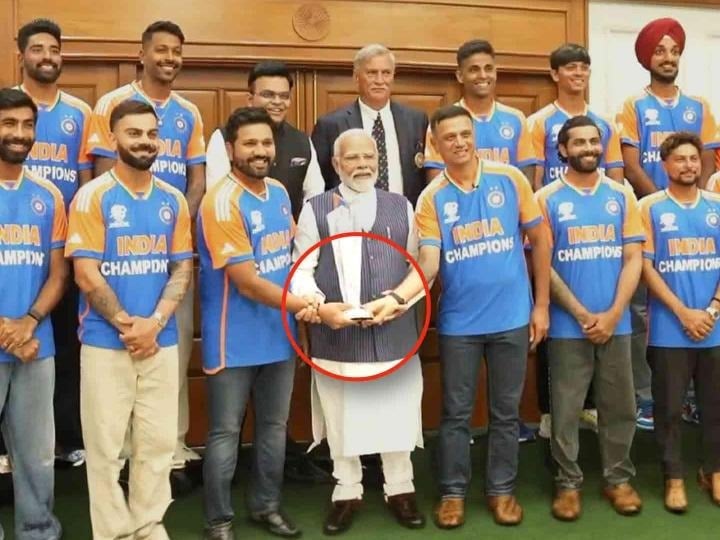 आखिर प्रधानमंत्री नरेंद्र मोदी ने ट्रॉफी को क्यों नहीं लगाया हाथ, जानिए इसके पीछे की वजह
