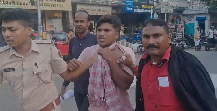 कोर्ट में पेशी के दौरान चकमा दे कर फरार हुआ आरोपी,जानिए क्या है पूरा मामला