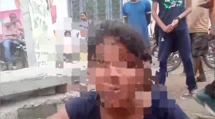 नशे की गिरफ़्त में बिहार के युवा!  युवती ने बीच सड़क किया हाई वोल्टेज ड्रामा, पढें लोगों ने क्या कहा