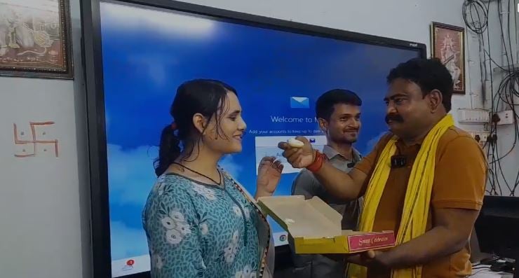 देश की पहली ट्रांसजेंडर दारोगा बनी बिहार की मानवी,  तानों से तंग होकर छोड़ा था घर, कहा-10 साल बाद वर्दी पहने जाऊंगी गांव