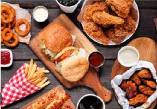 बरसात में रहना चाहते है स्वस्थ तो इन 5 चीजों से आज ही करें तौबा, वरना लगाने पड़ सकते है अस्पताल के चक्कर