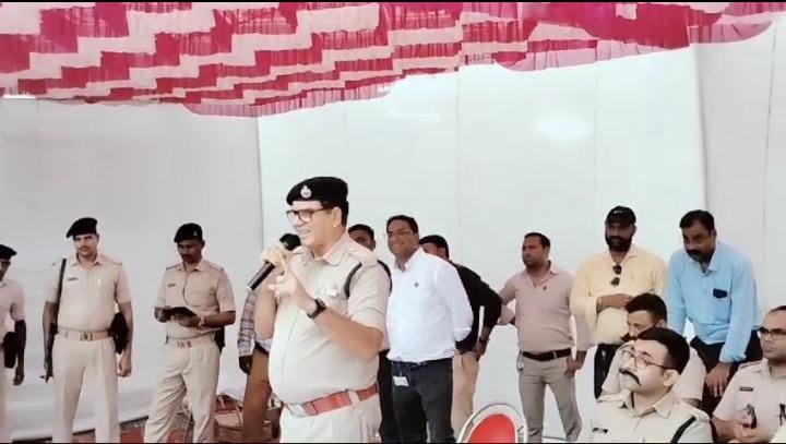 जमशेदपुर:शहर में हो रहे सड़क हादसों को लेकर जिला प्रशासन गंभीर, सड़क सुरक्षा अवेयरनेस कार्यक्रम का किया गया आयोजन