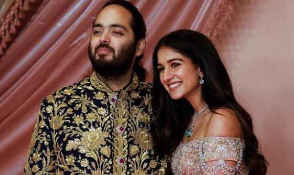 आज अंबानी के रिसेप्शन में लगेगा बॉलीवुड स्टार्स का जमावड़ा, वर वधु को आशीर्वाद देने पहुंच सकती है ये राजनीतिक हस्तियां