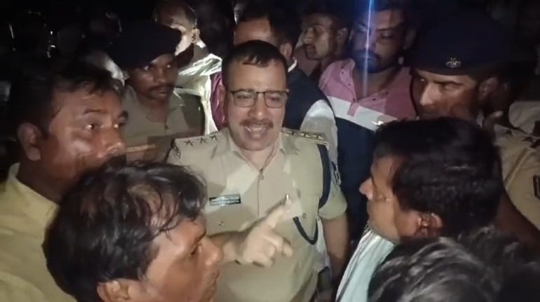 ROAD ACCIDENT: ट्रक चालक की लापरवाही से मासूम के सिर से उठा पिता का साया