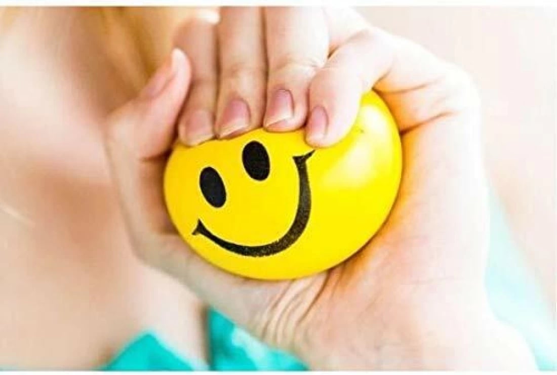 Smiley Ball स्वास्थ्य के लिए है काफी फायदेमंद, दिमाग से लेकर मसल्स तक को रखता है तंदुरुस्त, देखिए क्या कहती हैं डॉक्टर