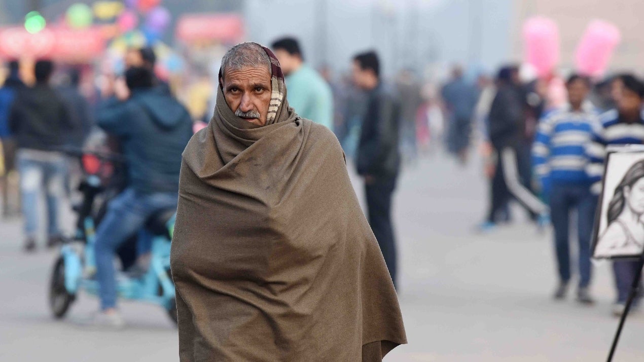 राजधानी का मौसम साफ़, पर शीतलहरी के कारण कनकनी