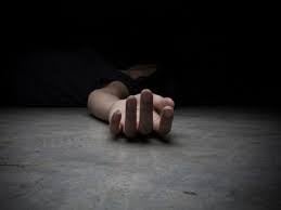 मिट्टी में दबी अज्ञात महिला का शव बरामद, पुलिस जांच में जुटी