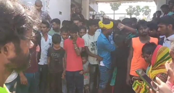 Bihar News: शौचालय टंकी खोलने के दौरान दम घुटने से दो मजदूरों की मौत, परीवार में मचा कोहराम