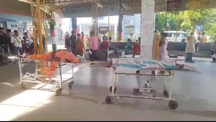 Breaking News:वैशाली में भीषण सड़क हादसा! ट्रक और टेंपो की टक्कर  में एक ही परिवार के चार लोगों की मौत