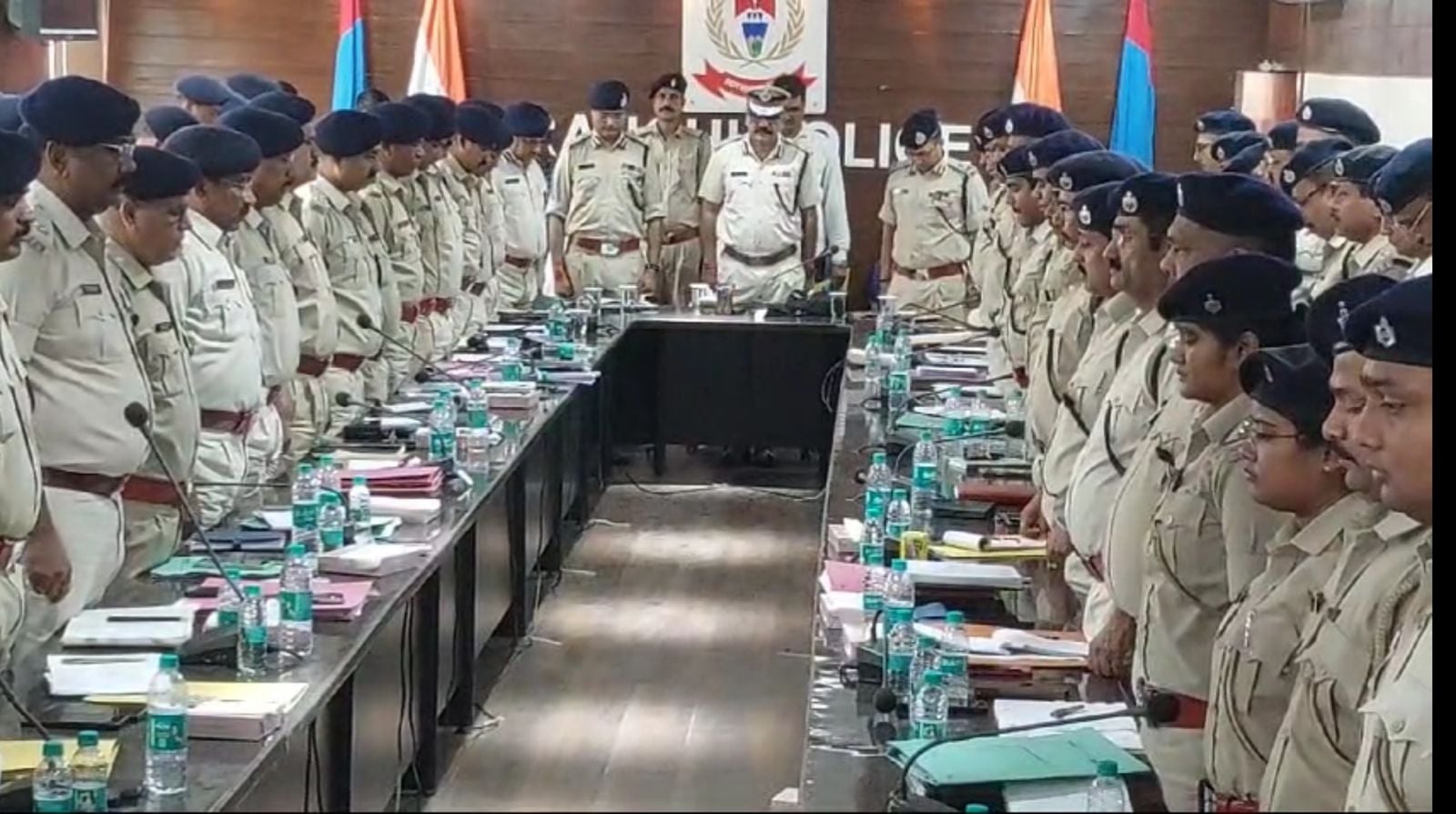 रांची: DGP ने थानेदारों की लगाई क्लास, दिया सख्त निर्देश, वर्दी की साख बचाए रखें,जमीन के मामले से खुद को दूर रखें पुलिस अधिकारी