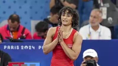 BIG BREAKING : विनेश फोगाट ओवरवेट होने के कारण पेरिस ओलंपिक से बाहर, नहीं खेल पाएंगी कुश्ती का फाइनल मुकाबला