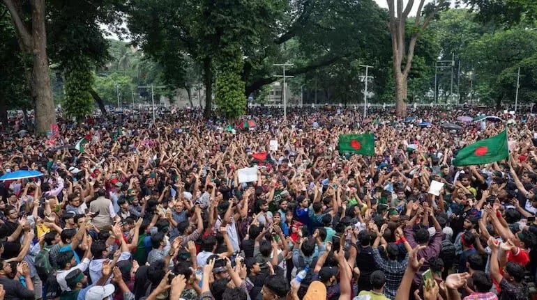 BIG BREAKING : शेख हसीना के बाद बांग्लादेश में चीफ जस्टिस ने दिया इस्तीफा, नहीं थम रहा हिंसा