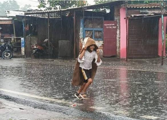 Weather Forecast:झारखंड के उत्तर पूर्वी जिलों में 14 से 16 अगस्त के बीच होगी भारी बारिश, वज्रपात का अलर्ट जारी