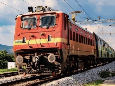 टाटानगर रेल यात्री कृपया ध्यान दें! दक्षिण पूर्व रेलवे ने18 ट्रेनों को किया रद्द, देखें लिस्ट