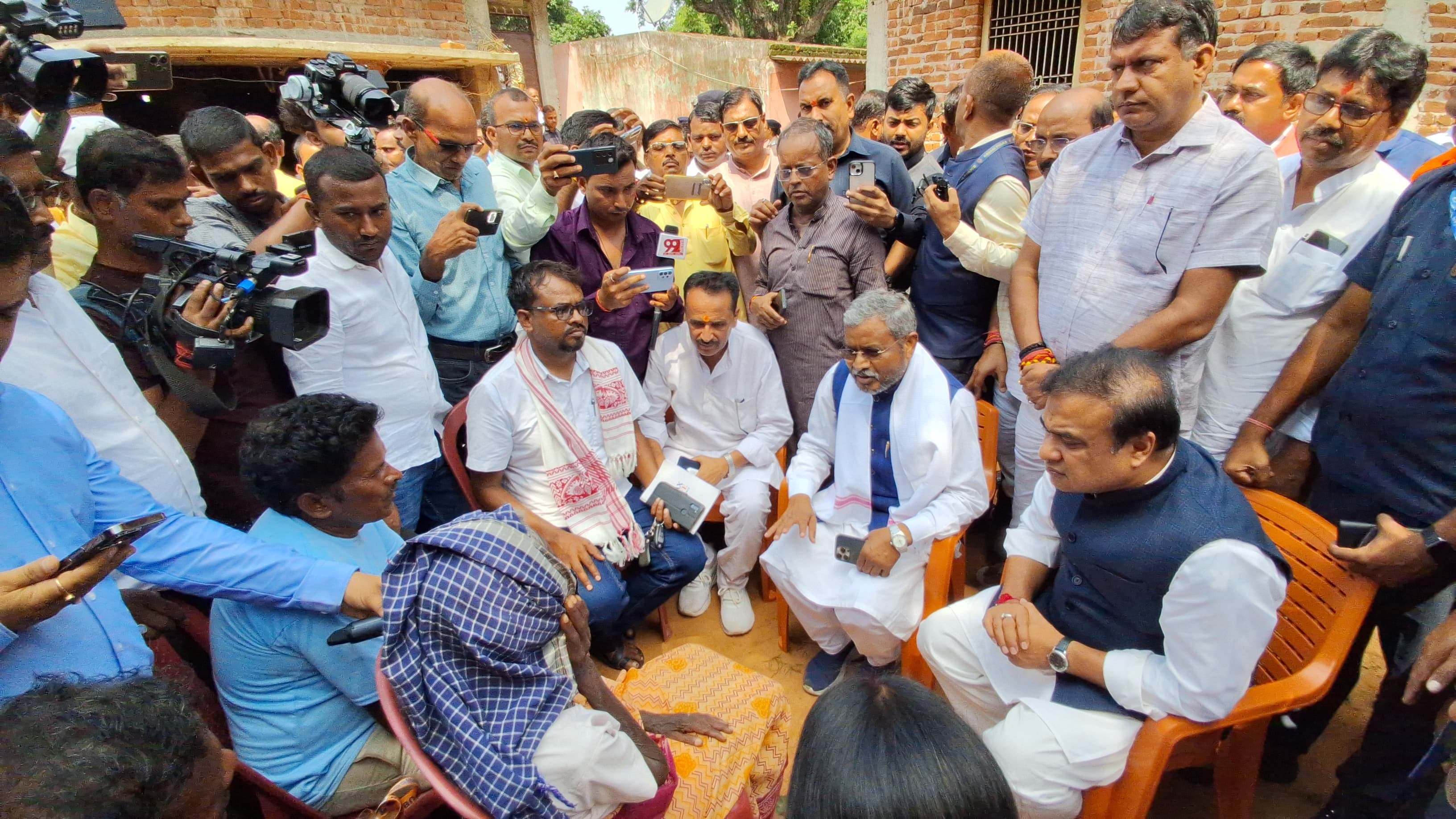 आदिवासी मुख्यमंत्री गरीब आदिवासी बेटे चौहान हेंब्रम के हत्यारे को दे रहा संरक्षण: हिमंता