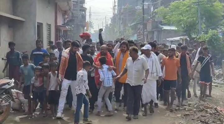 Sahibganj News:1250 करोड़ो के अवैध खनन घोटाला मामले के आरोपी दाहू यादव के भाई और बेटा को मिली जमानत, समर्थकों में खुशी का माहौल