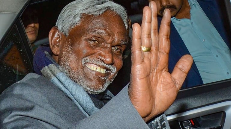 Jharkhand Politics: बेटे को राजनीति में एडजस्ट करने के लिए चंपाई सोरेन ने जल्दबाजी में क्यों ले लिया बड़ा फैसला,पढ़िए इस रिपोर्ट में