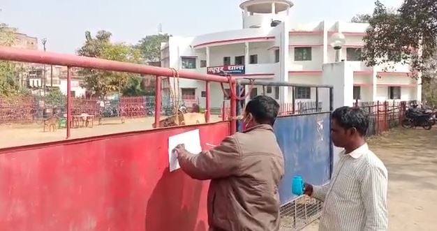 मधुपुर में कोरोना विस्फोट, नौ पुलिस कर्मी संक्रमित,थाना सील