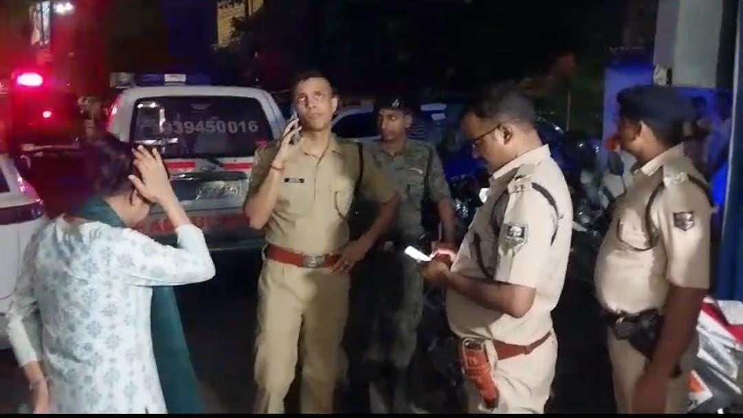 मुजफ्फरपुर: अपराधियों ने लूटपाट के दौरान किराना दुकानदार सहित तीन को मारी गोली, रुपये लूट हुए फरार