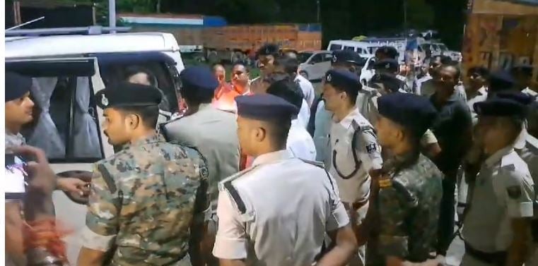 Crime News : कटिहार में महिला सिपाही का फंदे पर लटका मिला शव, सुसाइड नोट भी बरामद