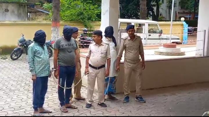 जमशेदपुर में वन विभाग की बड़ी कार्रवाई, तेंदुए की खाल की तस्करी करनेवाले तीन तस्करों को दबोचा