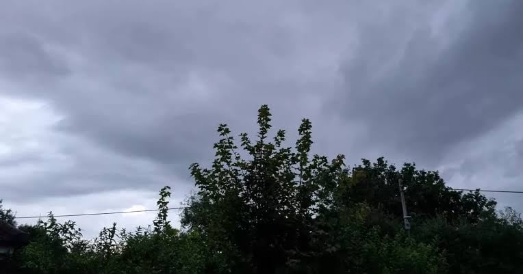 Weather Alert : बंगाल के खाड़ी में बन रहे निम्न दबाव का झारखंड में  दिखेगा साइक्लोनिक असर , इन जिलों में कल से बारिश के साथ वज्रपात का अलर्ट