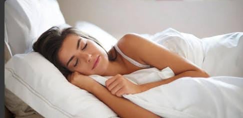 रात भर सोने के बाद भी पूरी नहीं होती है नींद, तो इस गंभीर बीमारी के हो सकते हैं शिकार