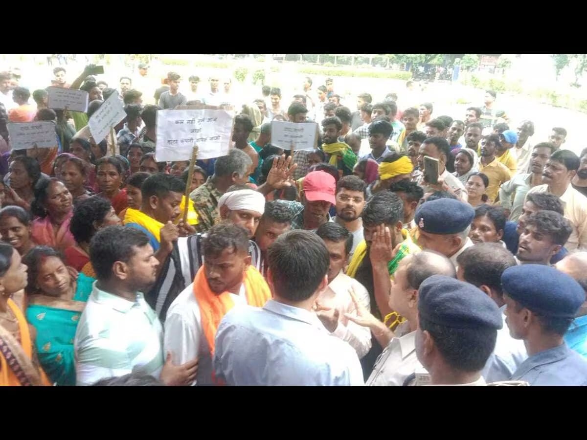 कोयलांचल में पानी संकट: आक्रोशित लोगों का जब टूटा सब्र तो पढ़िए क्या किया !