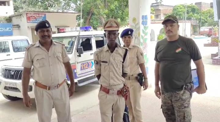 Bihar: वर्दी पहनकर धौंस जमानेवाले को पुलिस ने दबोचा, पढ़ें पूछताछ में क्या खुलासा हुआ