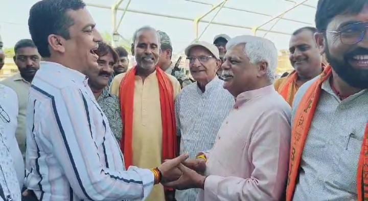 Jharkhand Politics :21 सितंबर को गढ़वा आयेंगे रक्षामंत्री राजनाथ सिंह, परिवर्तन यात्रा को दिखायेंगे हरी झंडी