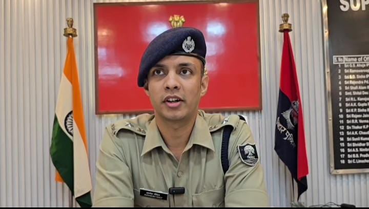 गोपालगंज:दुर्गा पूजा की लेकर अलर्ट हुआ प्रशासन करवाया गया गुंडा परेड का आयोजन पढें इसका उद्देश्य