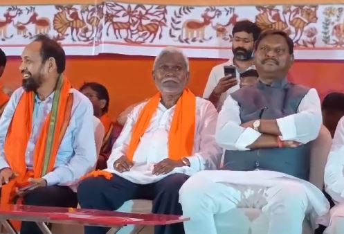 परिवर्तन यात्रा में हेमंत पर जमकर बरसे चंपाई, कहा- आदिवासियों को ठगने का काम कर रही सरकार