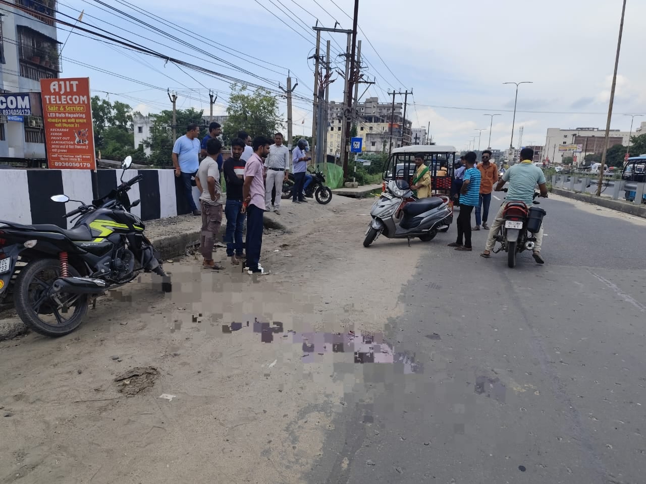 Breaking : धनबाद में अपराधियों ने दिनदहाड़े युवक को मारी गोली, मचा हड़कंप