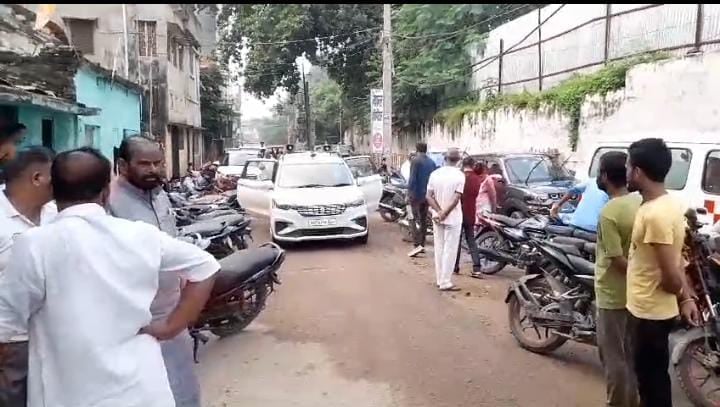 बिहार में बढ़ा अपराधियों का तांडव! मॉर्निंग वॉक करने गये राजद नेता को घात लगाये अपराधियों ने मारी गोली, हालत गंभीर