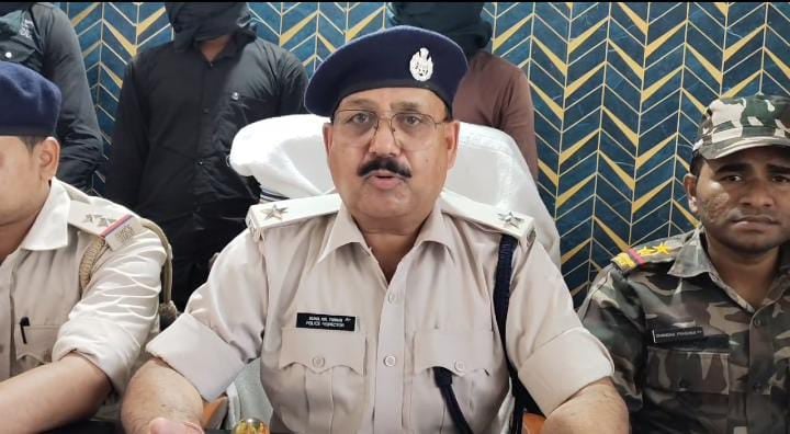 गढ़वा पुलिस ने तीन बदमाशों को किया गिरफ्तार, मौके से लोडेड पिस्टल बरामद, पढ़ें मामले पर पुलिस ने क्या कहा