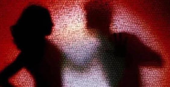 पलामू से हैरान करने वाली खबर: 3 बच्चों की मां ने प्रेमी का गला रेता, जानिए क्या है मामला