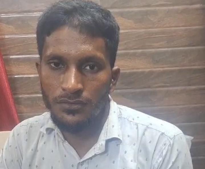 Bihar News:अररिया में 5 साल से छुपकर रह रहा था कथित बांग्लादेशी युवक, भांड़ा फूटने पर पुलिस ने किया गिरफ्तार, हुआ चौंकानेवाला खुलासा