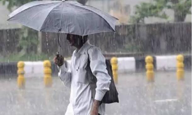 Weather Forecast:दुर्गा पूजा के मजे को किरकिरा कर सकता है साईक्लोनिक सर्कुलेशन, आज इन जिलों में गरज के साथ बारिश की संभावना, पढ़ें कब साफ होगा मौसम