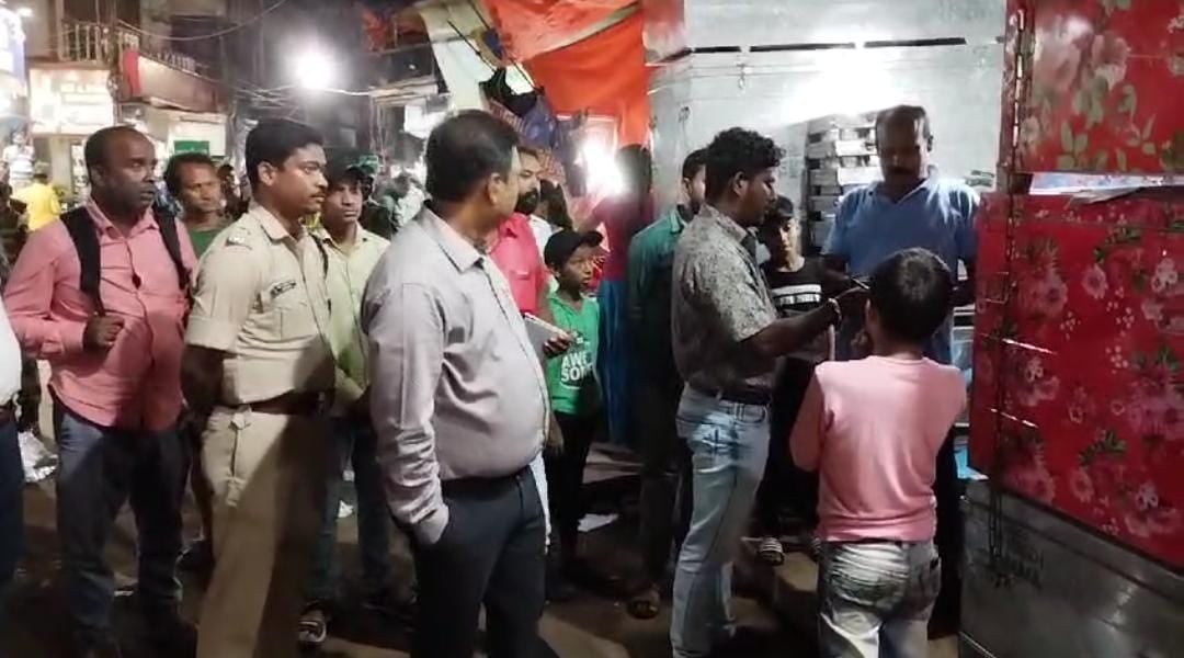 दुमका: पूजा के दौरान लोगों को ट्रैफिक जाम की समस्या से निजात दिलाने के लिए प्रशासन ने कसी कमर,सड़क पर वाहन खड़ा किया तो होगा जब्त