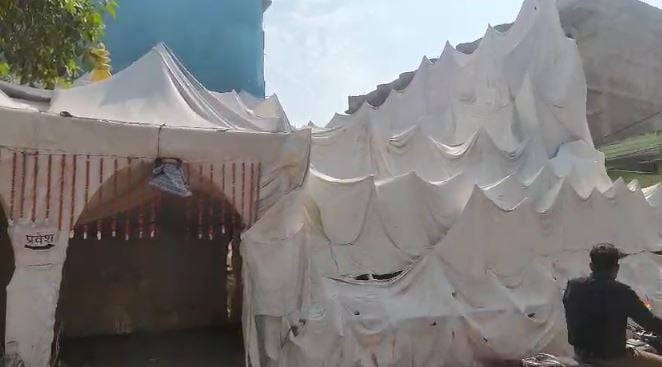 नवादा में अंधाधुंध फायरिंग, पूजा पंडाल में बैठे चार लोगों को लगी गोली