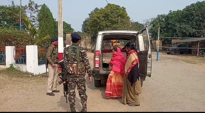 महिला गांजा तस्कर गिरफ्तार, 1 किलो गांजा सहित 74 हजार रुपए बरामद